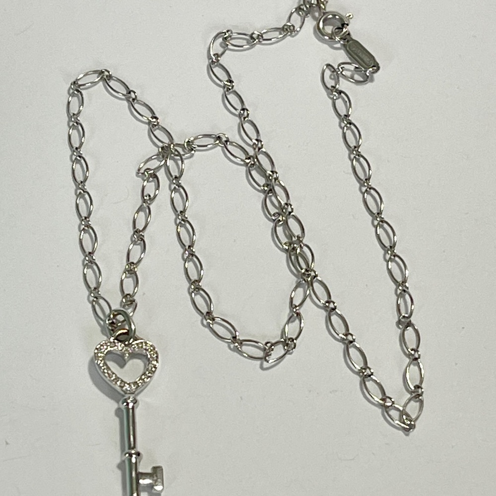 Tiffany & Co. Solid 18k White Gold Diamond Heart Key Necklace Oval Link Chain